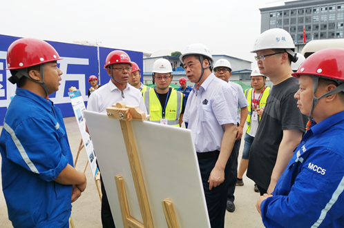 住建部市场监管司司长张毅一行莅临广安市枣山园区站前大道公租房项目开展专项工作调研